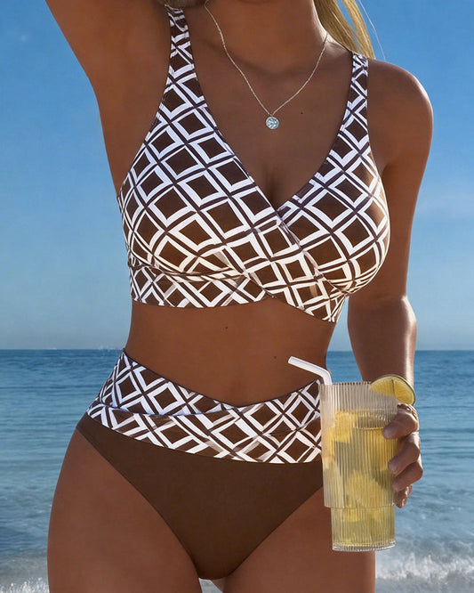 Léa | The Diamond-Pattern Swimsuit