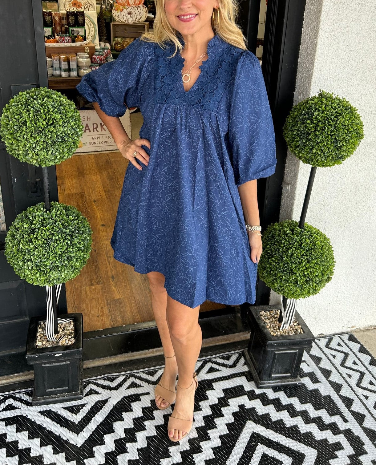 Claire | Puff Sleeve Leaf Jacquard Dress
