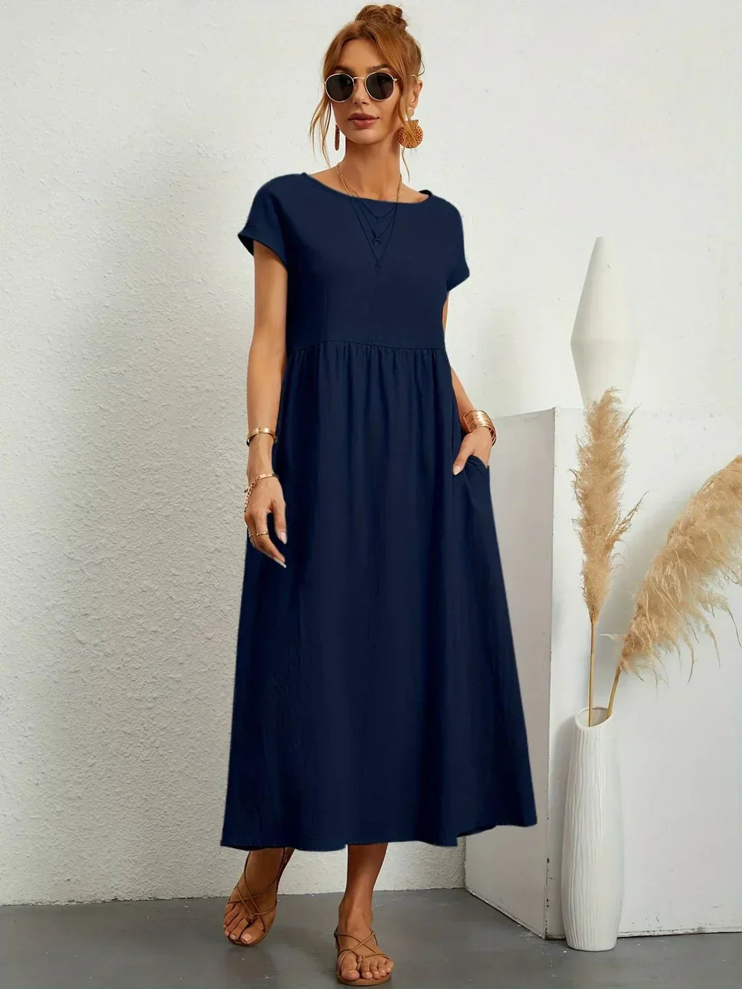 Elodie | Effortlessly Flowing All-Day Midi (Black)