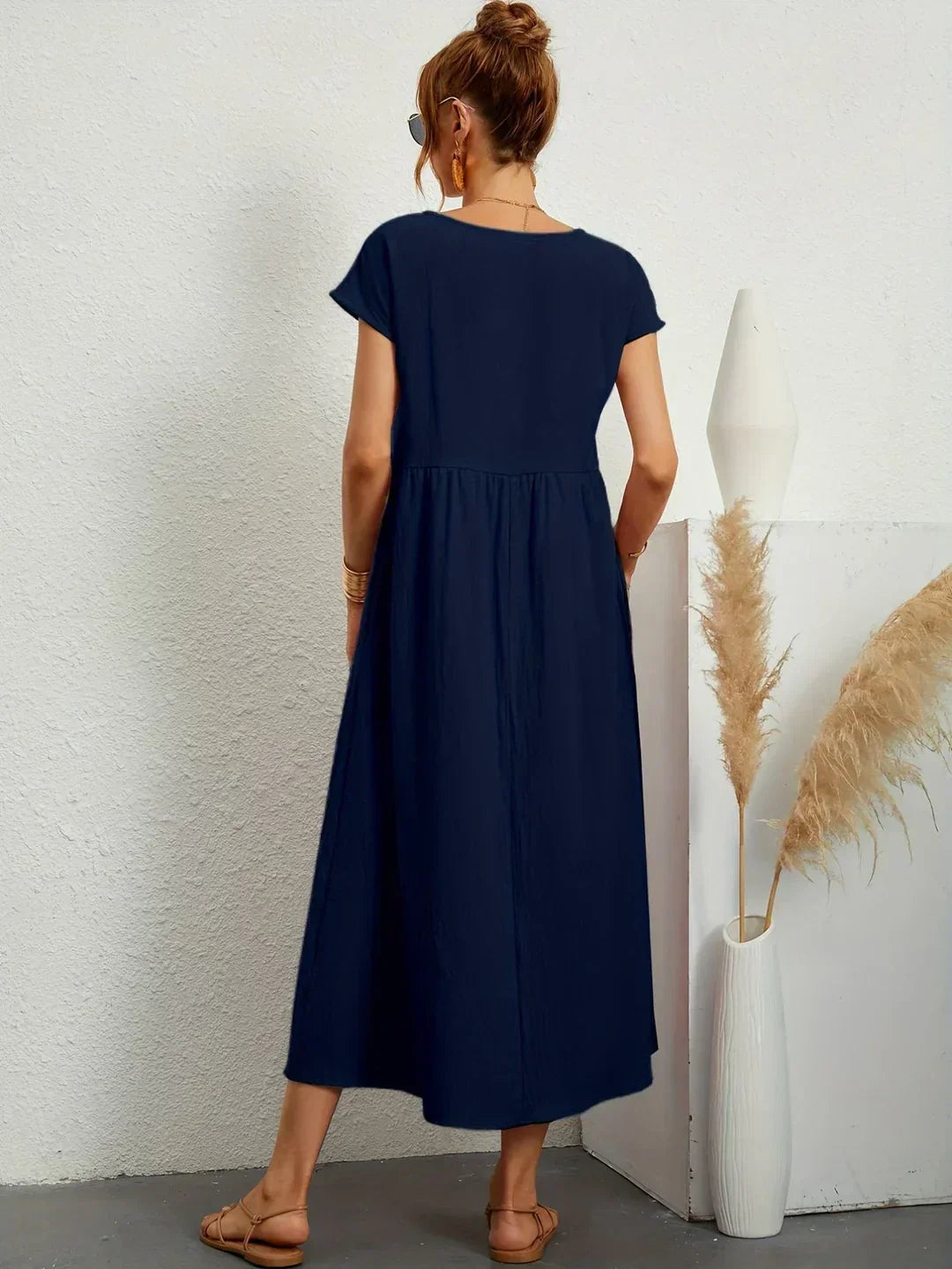 Elodie | Effortlessly Flowing All-Day Midi (Black)