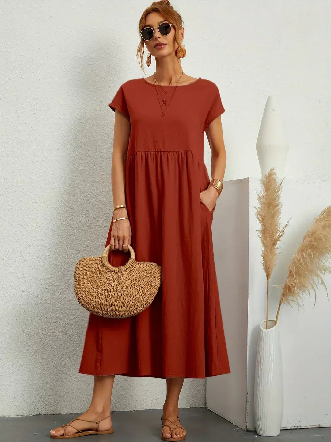 Elodie | Effortlessly Flowing All-Day Midi (Black)