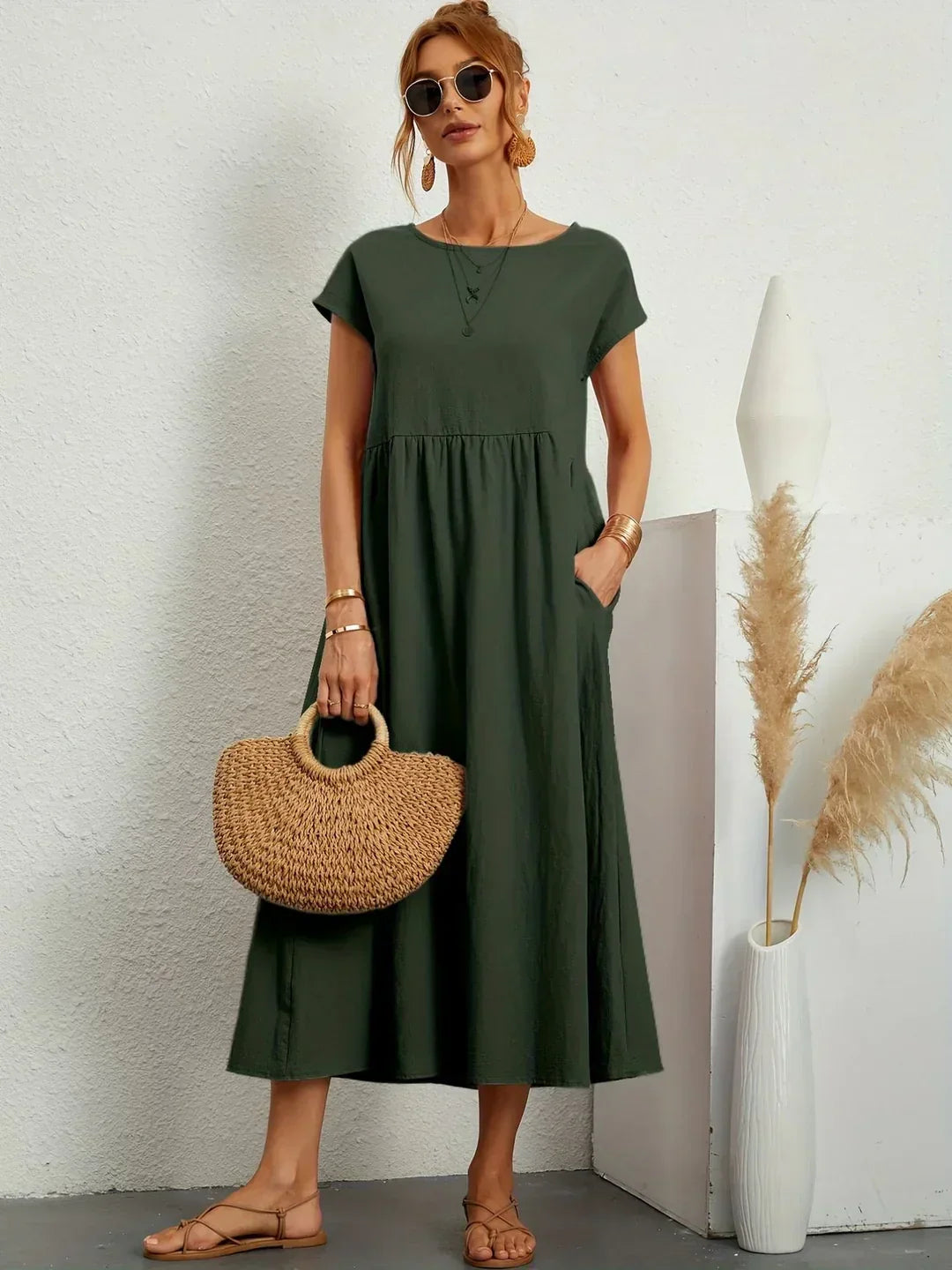 Elodie | Effortlessly Flowing All-Day Midi (Black)