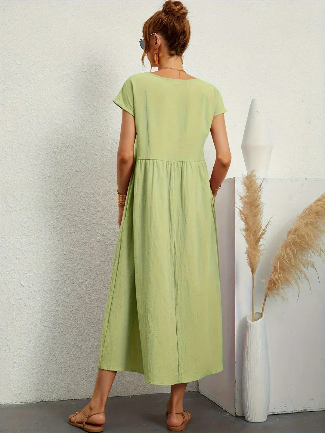 Elodie | Effortlessly Flowing All-Day Midi (Black)